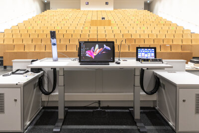 Höhenverstellbares Medientisch Hia